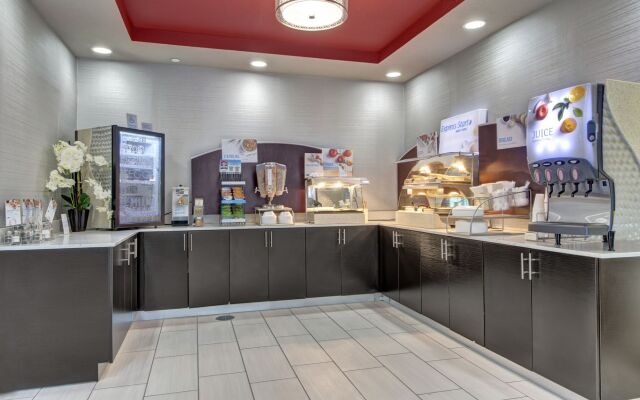 Holiday Inn Express & Suites Oklahoma City North by IHG