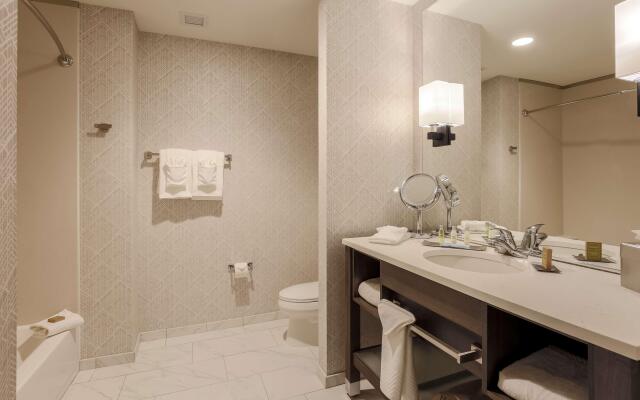 DoubleTree by Hilton Evansville