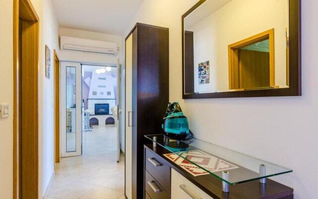 Stunning Home in Dubravka With Wifi and 3 Bedrooms