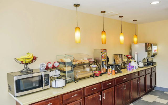AArya Hotel By Niagara Fashion Outlets