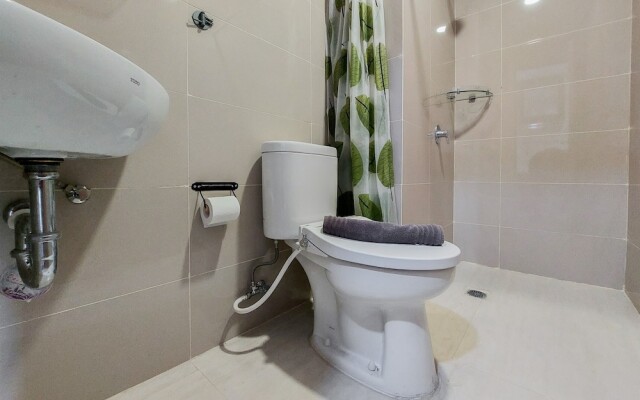 Comfort And Elegant Studio Apartment At B Residence