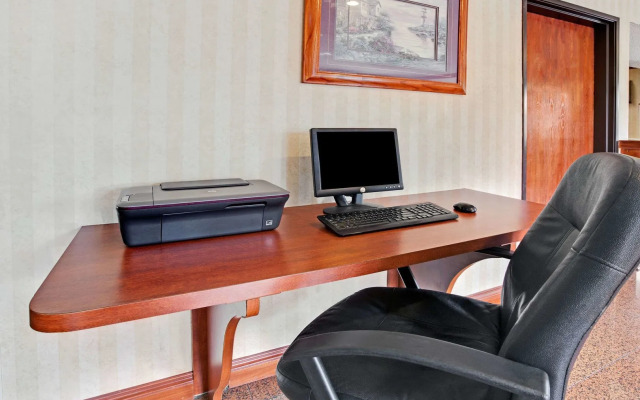 Super 8 By Wyndham Belleville