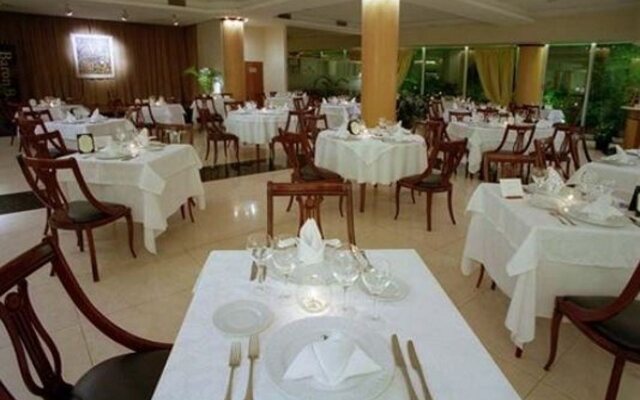 Plaza Real Suites Hotel