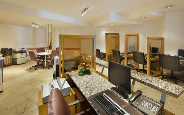 Hilton Yaounde