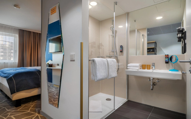 Holiday Inn - the niu, Ridge Halle Central Station by IHG