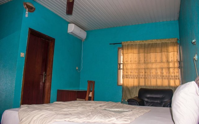 Jolac Hotel And Suites