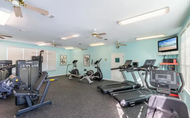 Colony Club E1