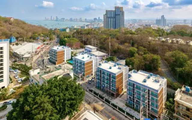 Fourium Pattaya Hotel & Serviced Residence