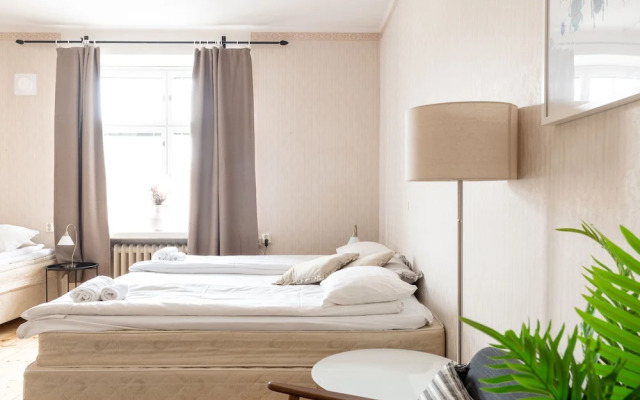 2ndhomes Bright 125m2 4BR Center Apt