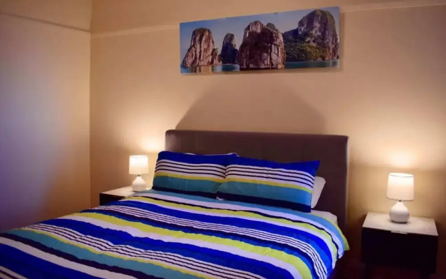 Comfortable 3 Bedroom Apartment In Trendy Haberfield