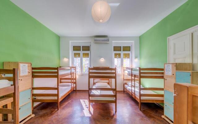 Adriatic Hostel - Youth Only