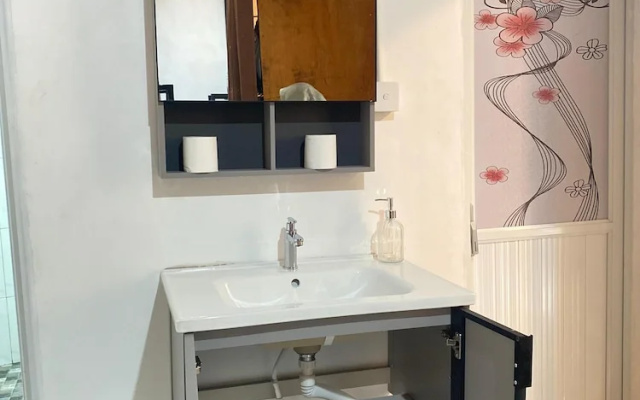 Fi Hostel Kuta – Bathroom – Kuta
