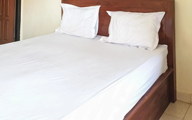 Rifaraz Syariah Hotel by OYO Rooms