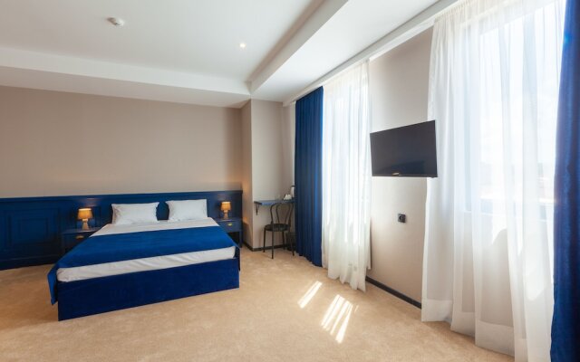 Solomon Hotel