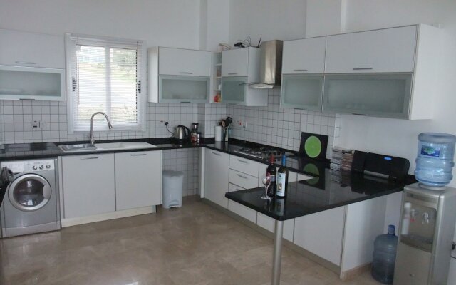 Ocean View Family Villa, Sleeps 2-10, Private Pool, Wifi, Internet Tv & Acs