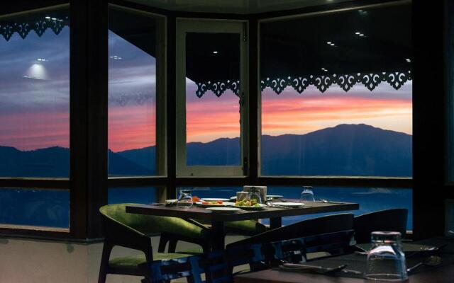 Sumitel Vista 800m from Mall Road