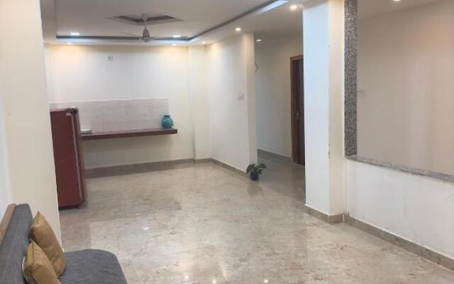 1 Deluxe & Spacious Master Bedroom with attached Washroom & Bathtub