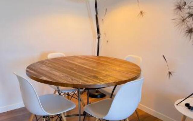 Eufonia Vinyl Friendly Apartment