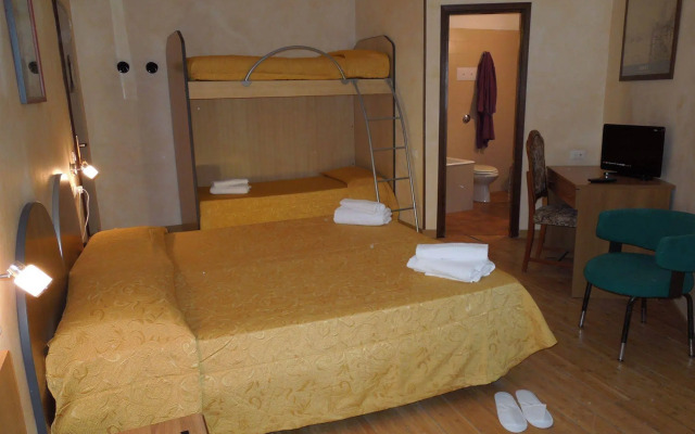 Bike Hotel Touring Gardone Riviera & Wellness