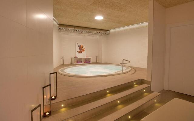 Hotel Pompaelo Plaza del Ayuntamiento & Spa