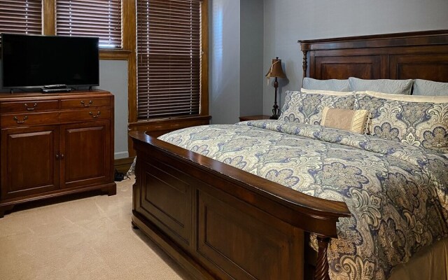 Fleur-de-Lys Mansion