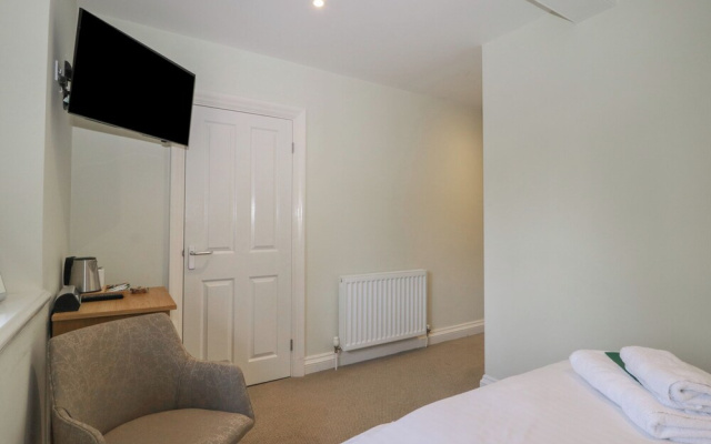 Harcombe House Rooms - First Floor Double
