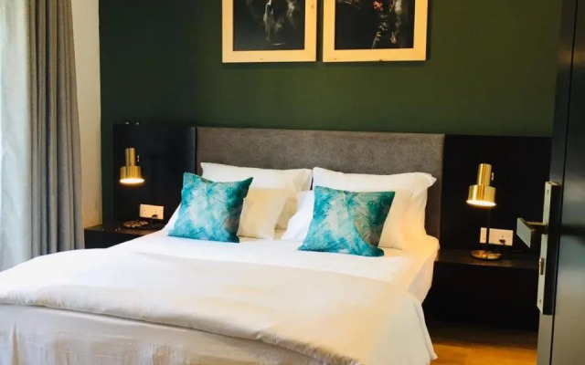 The Green Luxury Apartment