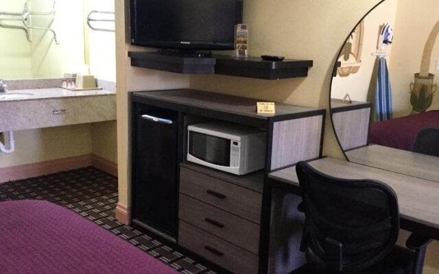Luxury Inn and Suites Seaworld Lackland