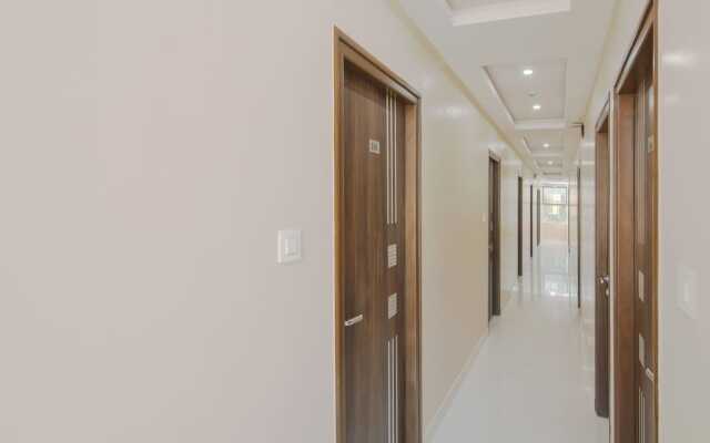 OYO 13595 VT Residency