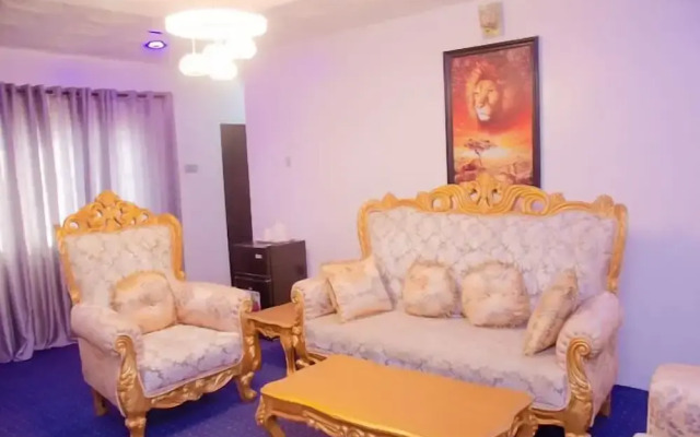 Dee Rocket Hotel