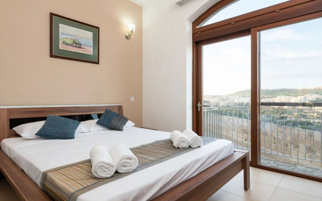Harbour Views Gozitan Villa + Shared Pool