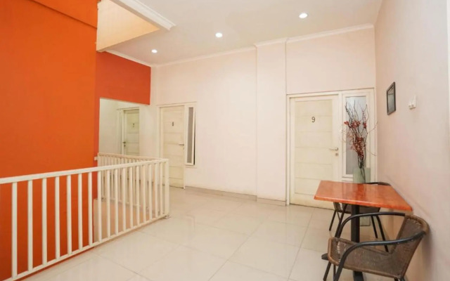 OYO 450 Semampir Residence