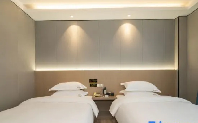 Yiduoyuepin Hotel (Fengcheng Railway Station Jianyi Avenue)
