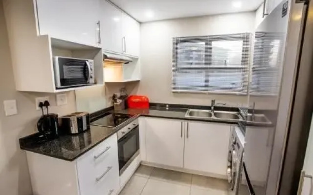 uSHAKA WATERFRONT - SUPERB STUDIO SERENITY