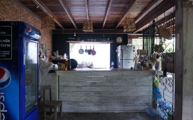 Kaampuju Cafe and Rooms