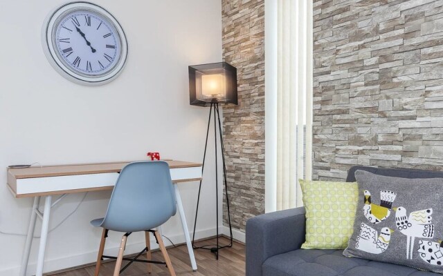 Amazing 2BR Manchester Apartment