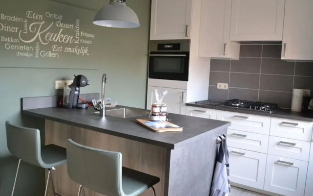 Zeeschelp Comfortable Holiday Residence