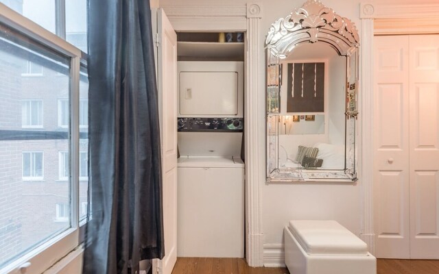 Beautiful 2 BR in the Heart of Downtown