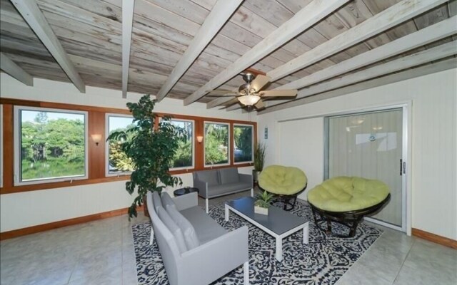 Beach N Lake - 3 Br Home