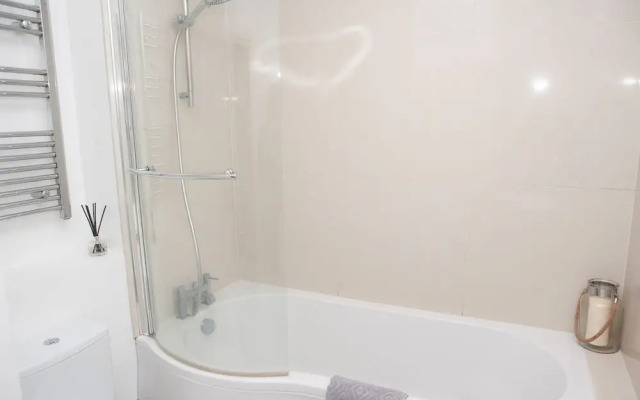 Prime Clifton Location - R&R Guesthouse 1