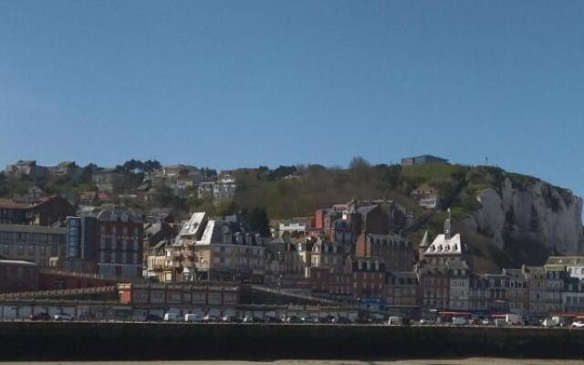 Studio dans un centre équestre .