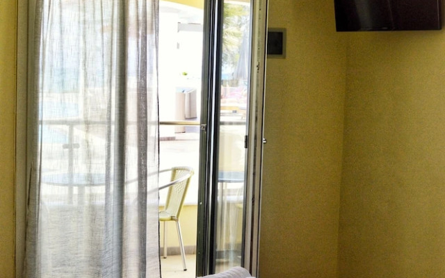 SunRose Beach Aparthotel