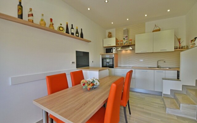 Koalas Nest Home Apartments Trinajsti i