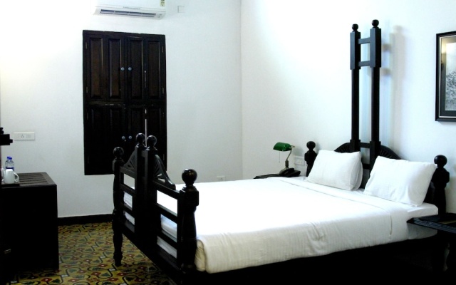 Waterfront Granary A Museum Hotel – Guest Rooms – Kochi
