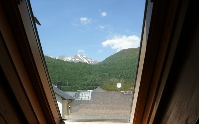 APARTMENTSUITESPAIN BAQUEIRA Jardin Privado