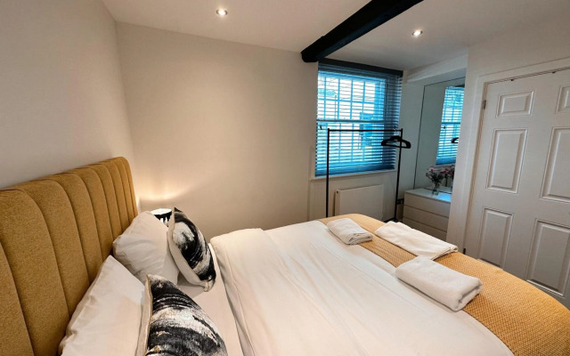 Relaxing 3-Bedroom City Centre Apartment