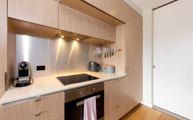 2-bed in South Melbourne w/ Beautiful City Views