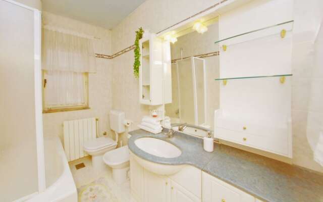 Vacation Pool Apartments