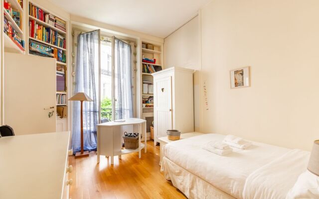 Parisian Charm by Pereire