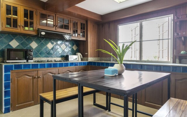 OYO 736 Green Poshtel